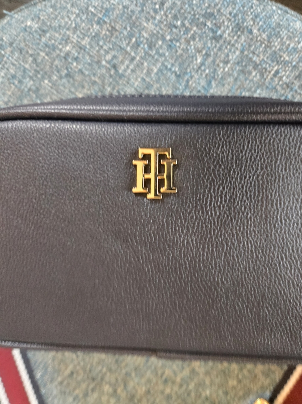 Tommy Hilfiger Navy Leather Belt Bag with Gold TH Logo - Picture 10 of 12